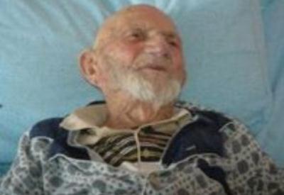 Oğlu 100 kendisi 127 yaşında ama turp gibiler