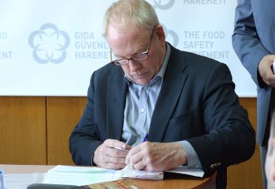 Gerçek insanlara gerçek yiyecek aranıyor!