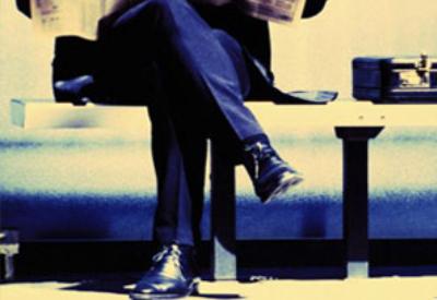 Bacak bacak üstüne atmayın!