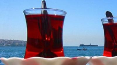 Çayı sıcak içenler aman dikkat!