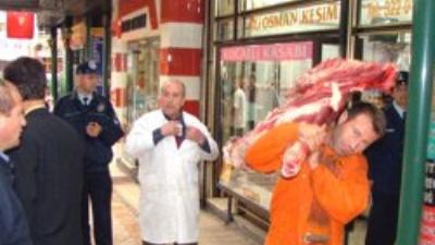 Helâl(!) etiketli domuz etleri