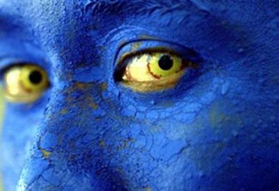 Adamın rengini maviye döndüren şey nerdi?