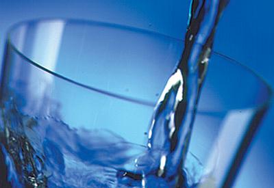 Yatmadan su içmek kalp krinizi önlüyor